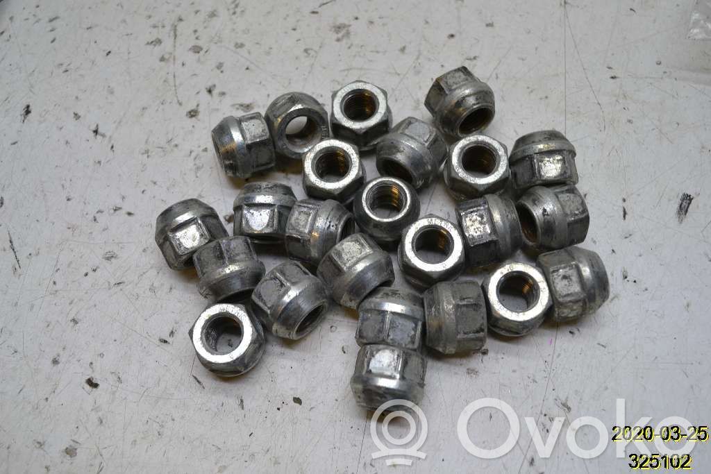 Mutterit/pultit   9595174