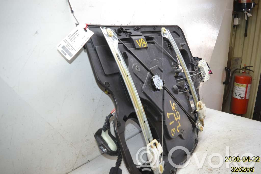 Dodge RAM Regulador de puerta trasera con motor 
