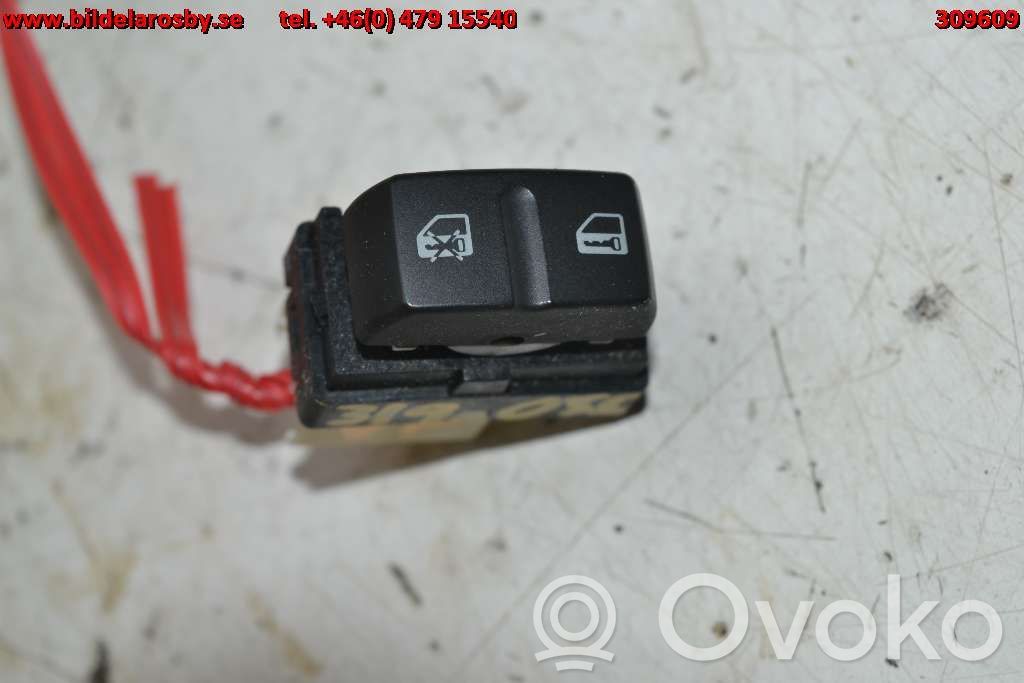 Chevrolet Captiva Central locking switch button 