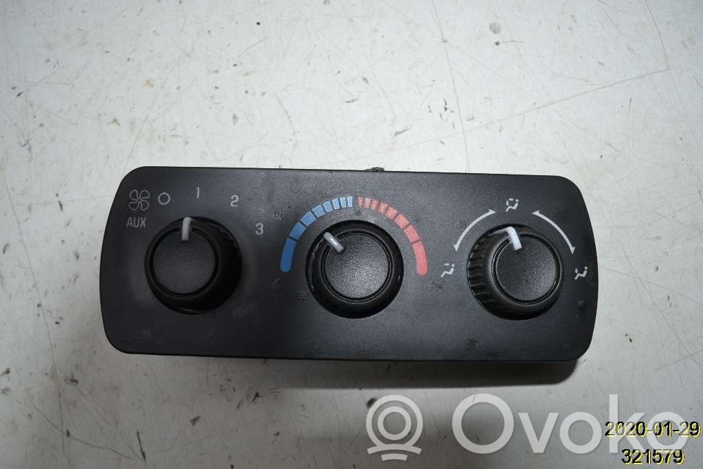 Chevrolet Suburban Climate control unit 