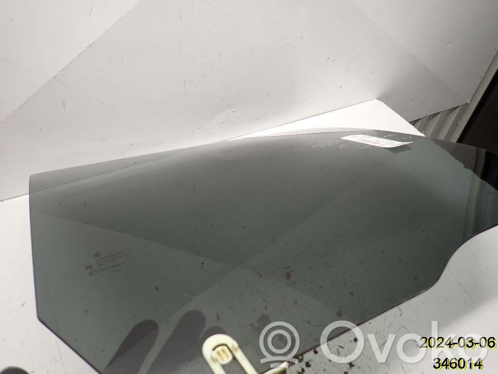 Dodge RAM aizmugurējo durvju stikls 