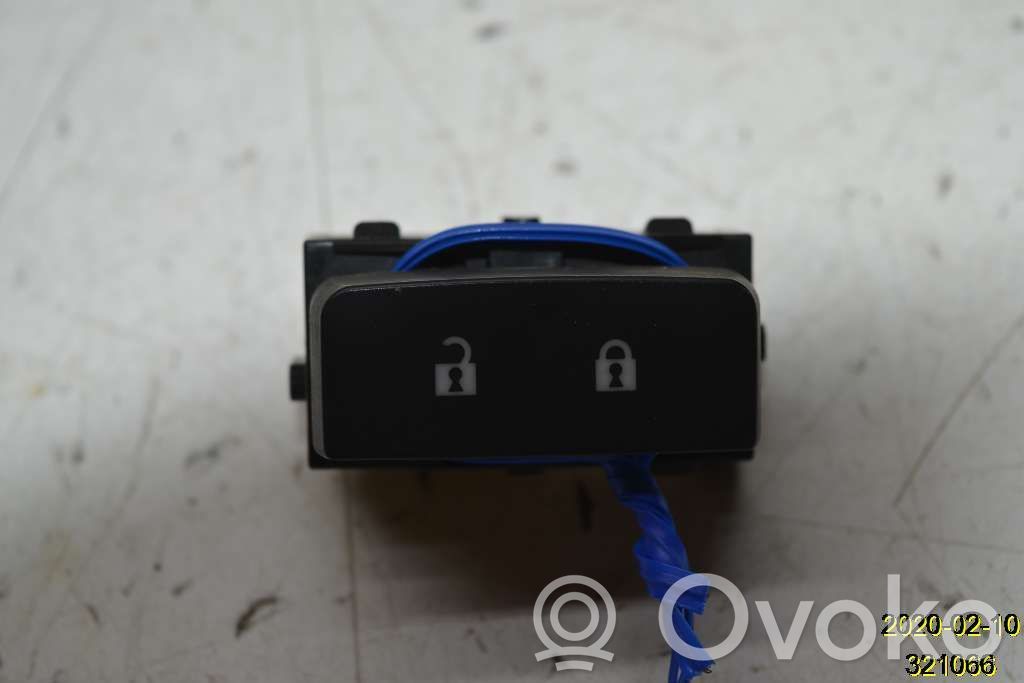 Chevrolet Camaro Central locking switch button 