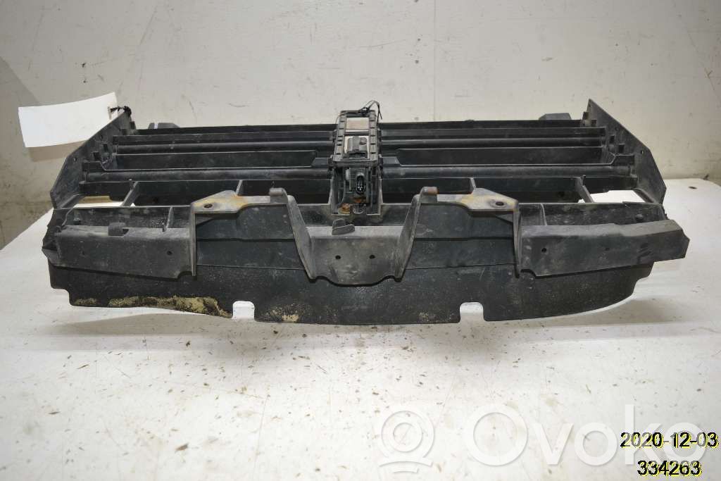 Dodge RAM Grille calandre supérieure de pare-chocs avant 