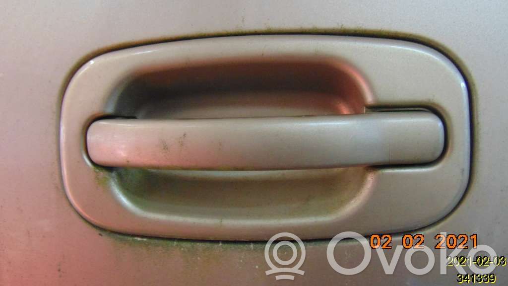 Chevrolet Suburban Manecilla externa puerta delantera 