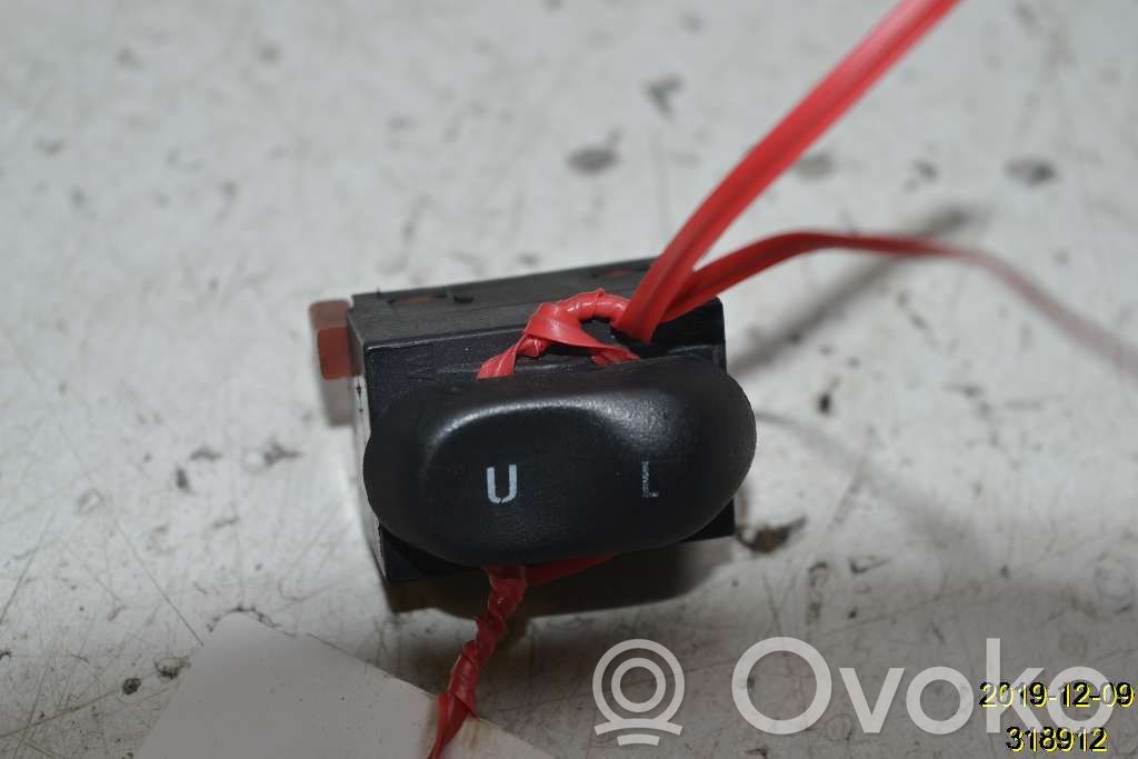 Central locking switch button   F4ZB14963AA