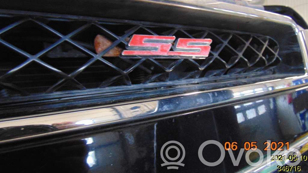 Chevrolet Suburban Front bumper upper radiator grill 