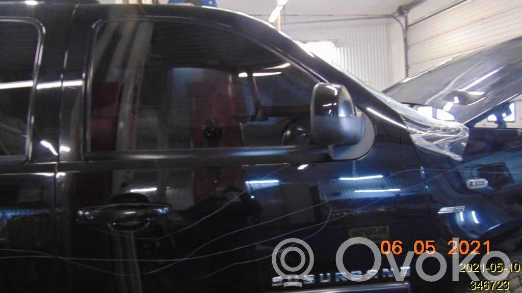 Chevrolet Suburban Front door 