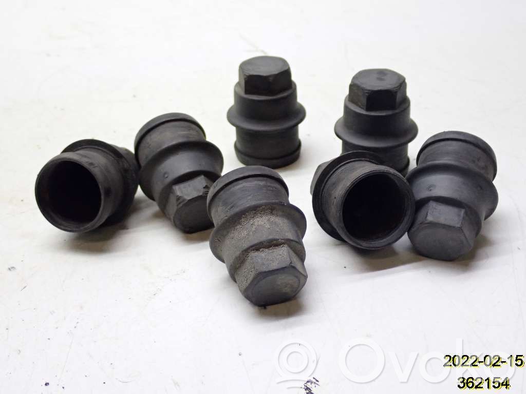 Nuts/bolts