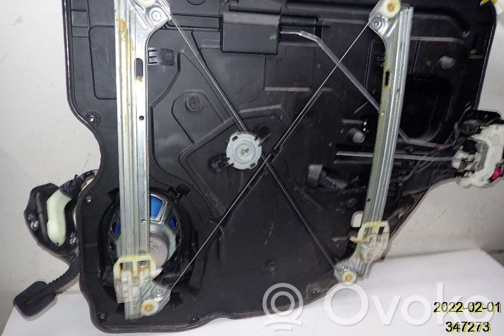 Dodge RAM Regulador de puerta trasera con motor 