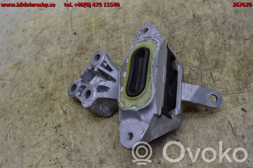 Engine mounting bracket   13284425