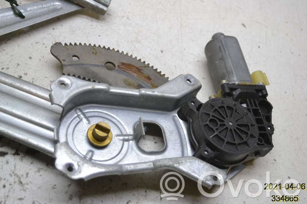 Dodge RAM Regulador de puerta trasera con motor 