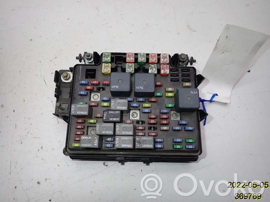 Chevrolet Tahoe Fuse module 