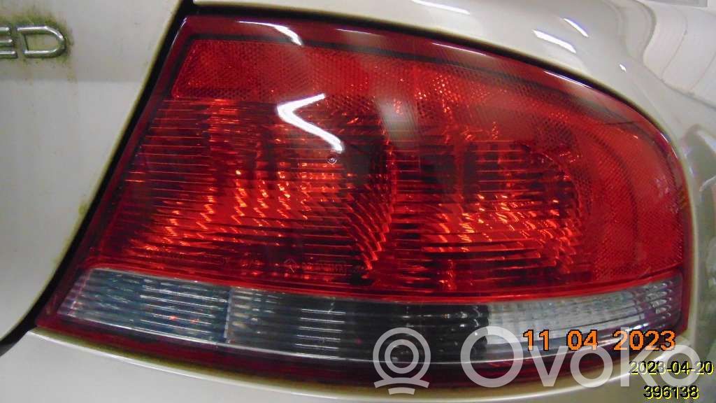 Rear/tail lights   16601937R