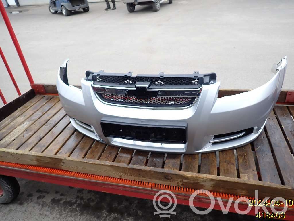 Chevrolet Aveo Parachoques delantero 