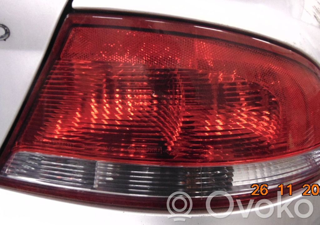 Rear/tail lights   16601937R