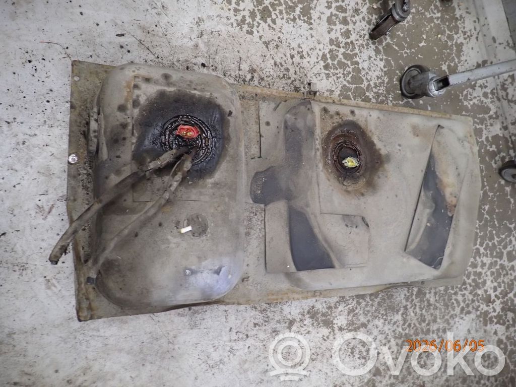 Réservoir de carburant   F4ZZ9002A,19701616