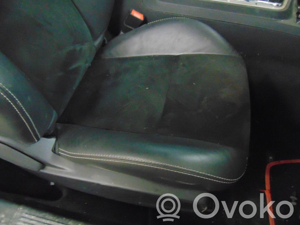 Fotel przedni pasażera   1YJ36XR4AA,20203306R