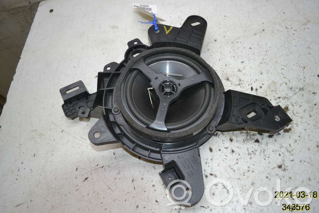 Ford Mustang VI Takaoven kaiutin 