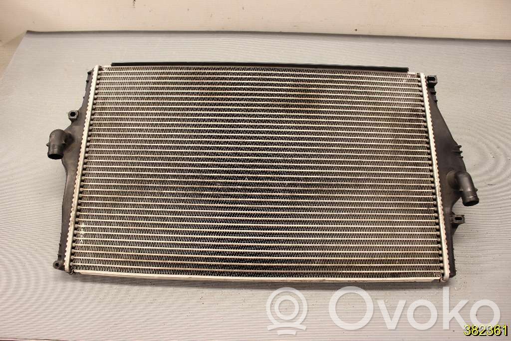 Volvo V70 Interkūlerio radiatorius 
