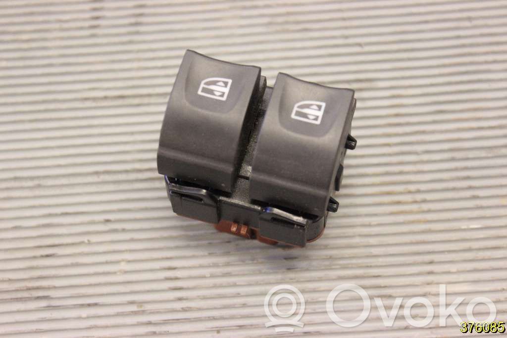 Dacia Duster Electric window control switch 