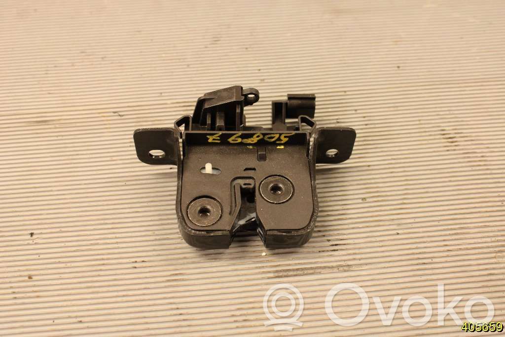 Dacia Duster Loading door lock 