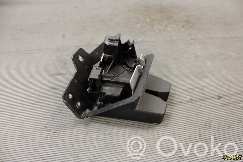 Volvo XC40 Loading door lock 