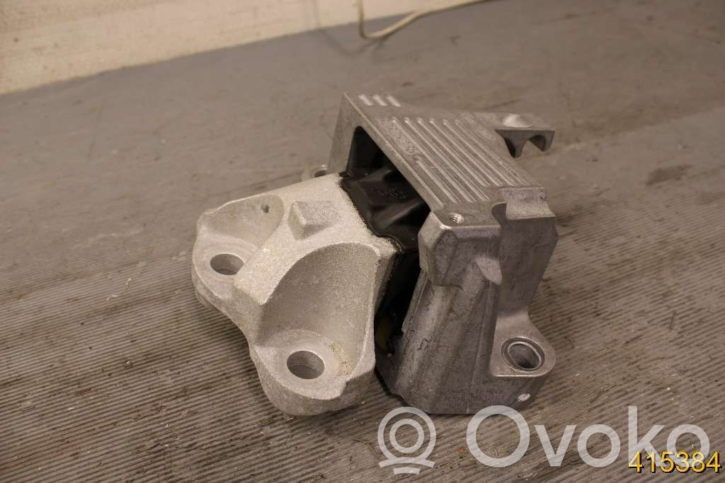 Volvo XC40 Variklio pagalvė 