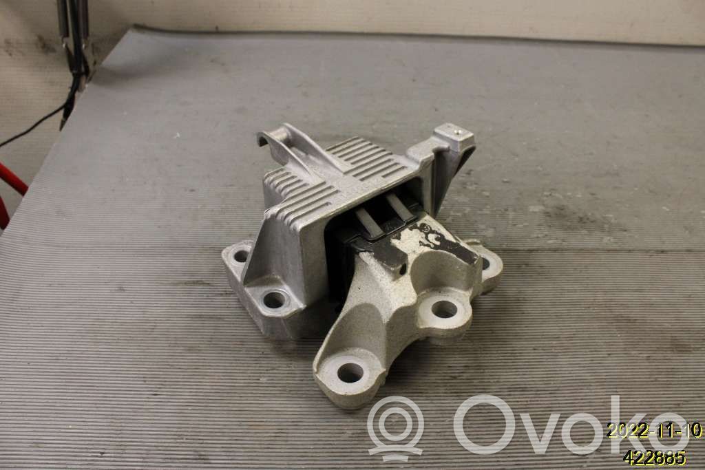 Engine mount bracket   31460512
