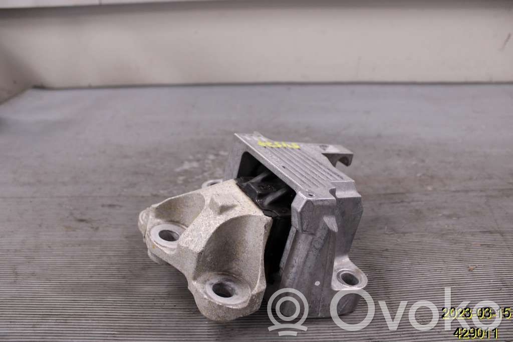 Volvo XC40 Variklio pagalvė 