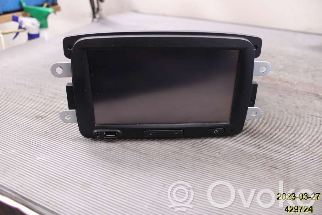 Dacia Sandero Radio/CD/DVD/GPS head unit 