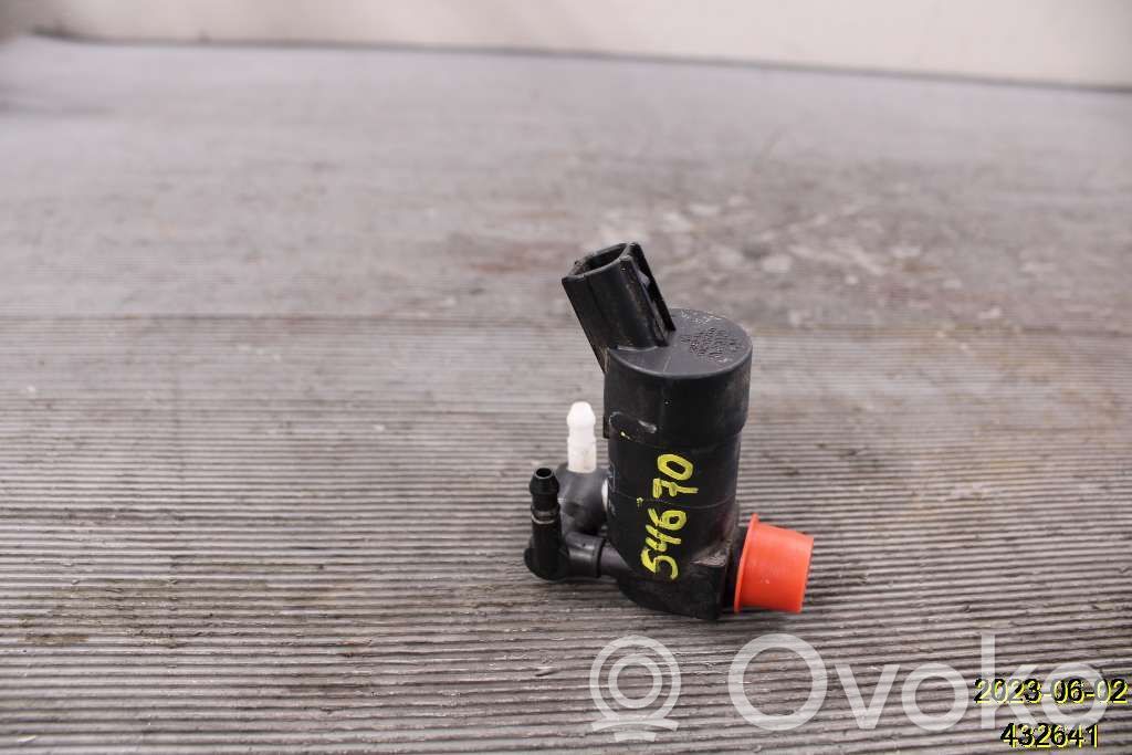 Windscreen/windshield washer pump   31349228