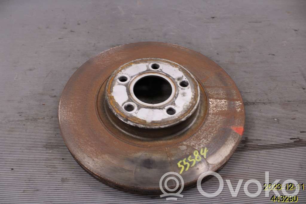 Volvo V50 Etujarrulevy 