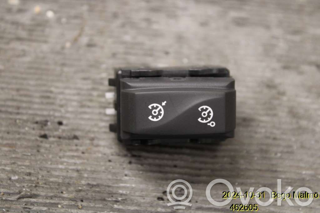 Renault Master III Cruise control switch 