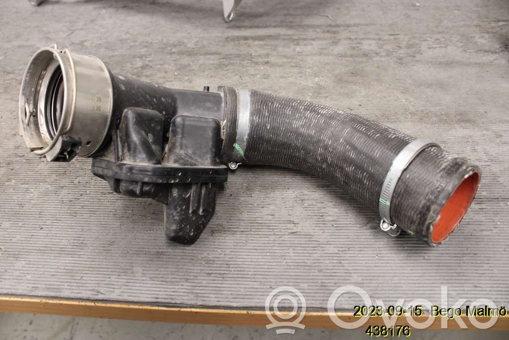 Volvo V60 Furtun/conductă intercooler 