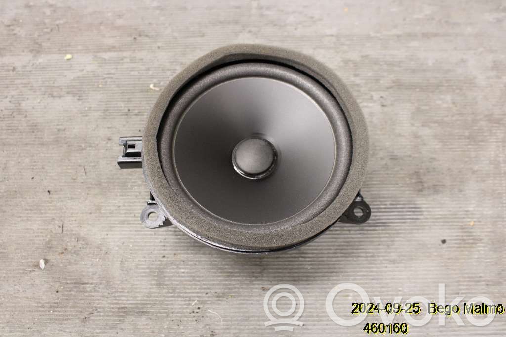 Subwoofer   31489043