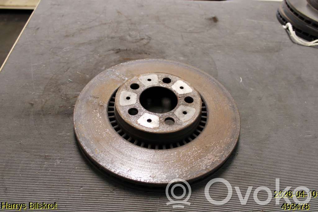 Volvo V70 Etujarrulevy 