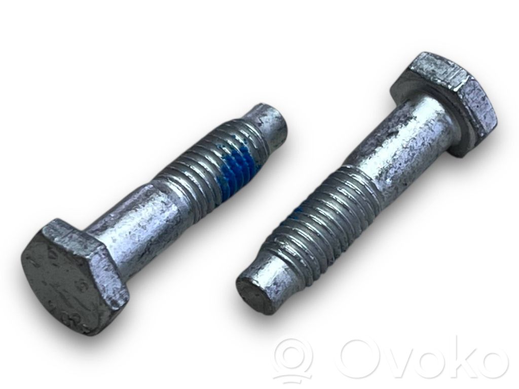 Alfa Romeo Giulia Oil filter mounting bracket 