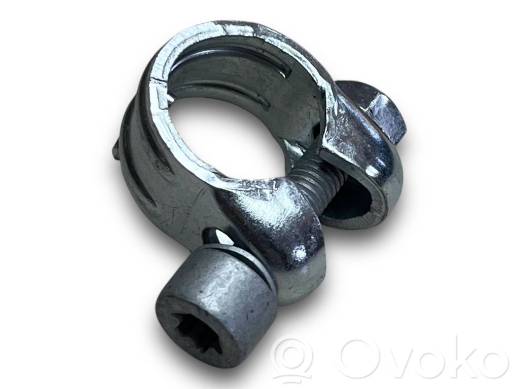 Opel Corsa C Brake caliper pad carrier rear 