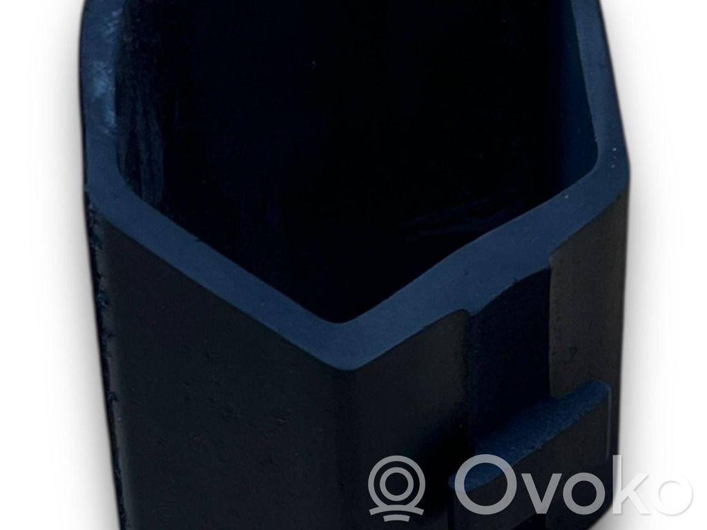 Fiat 500 Oil filter mounting bracket 