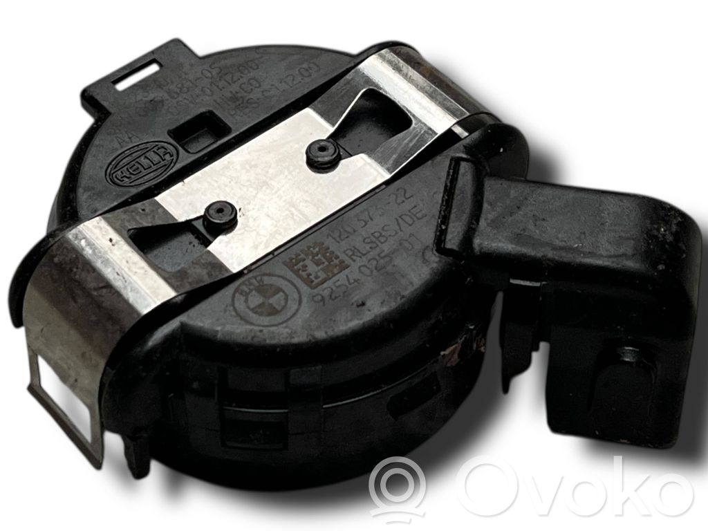 Listwa / Nakładka na błotnik przedni   T589,925402501