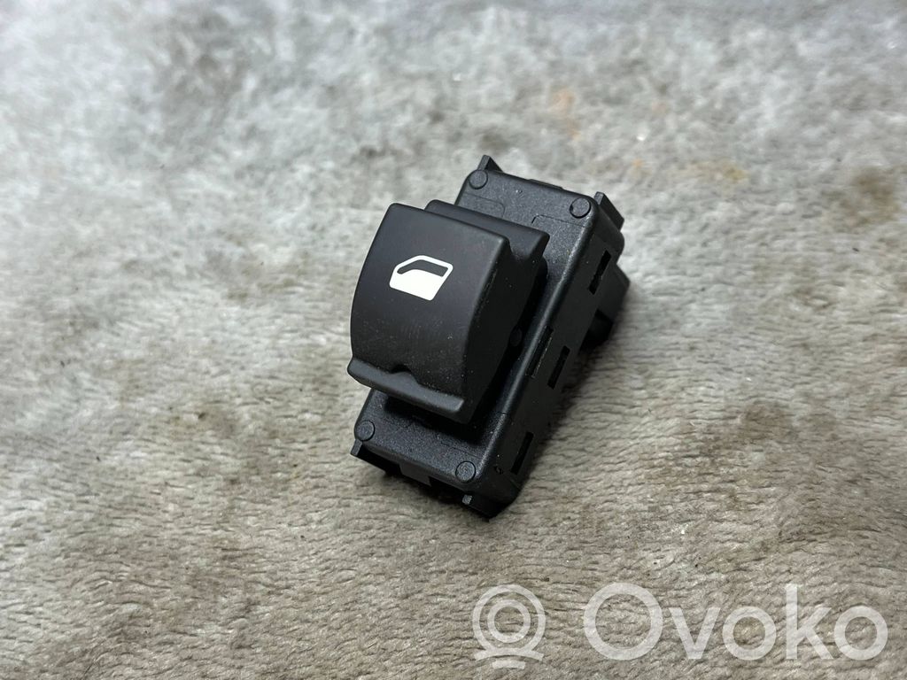 Rear glass lock/latch   C69,6490RK