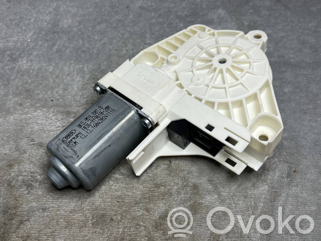 Audi A4 S4 B8 8K Zamek / Zatrzask szyby bagażnika 