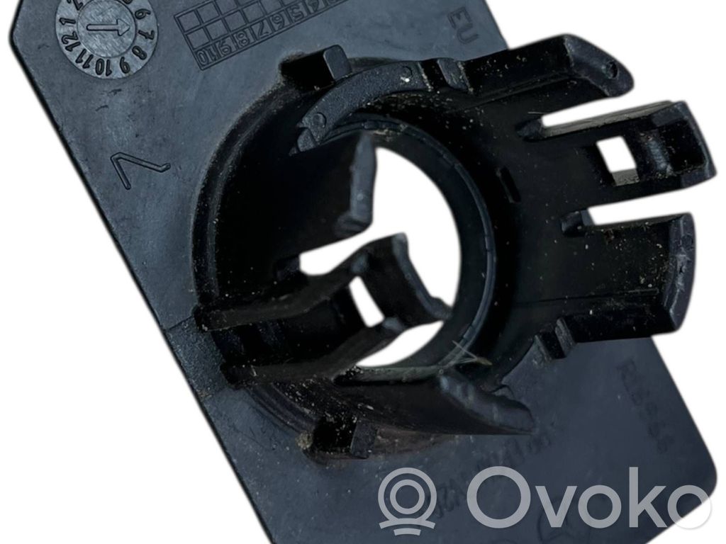 Sānu gaisa režģis   X330,R16966