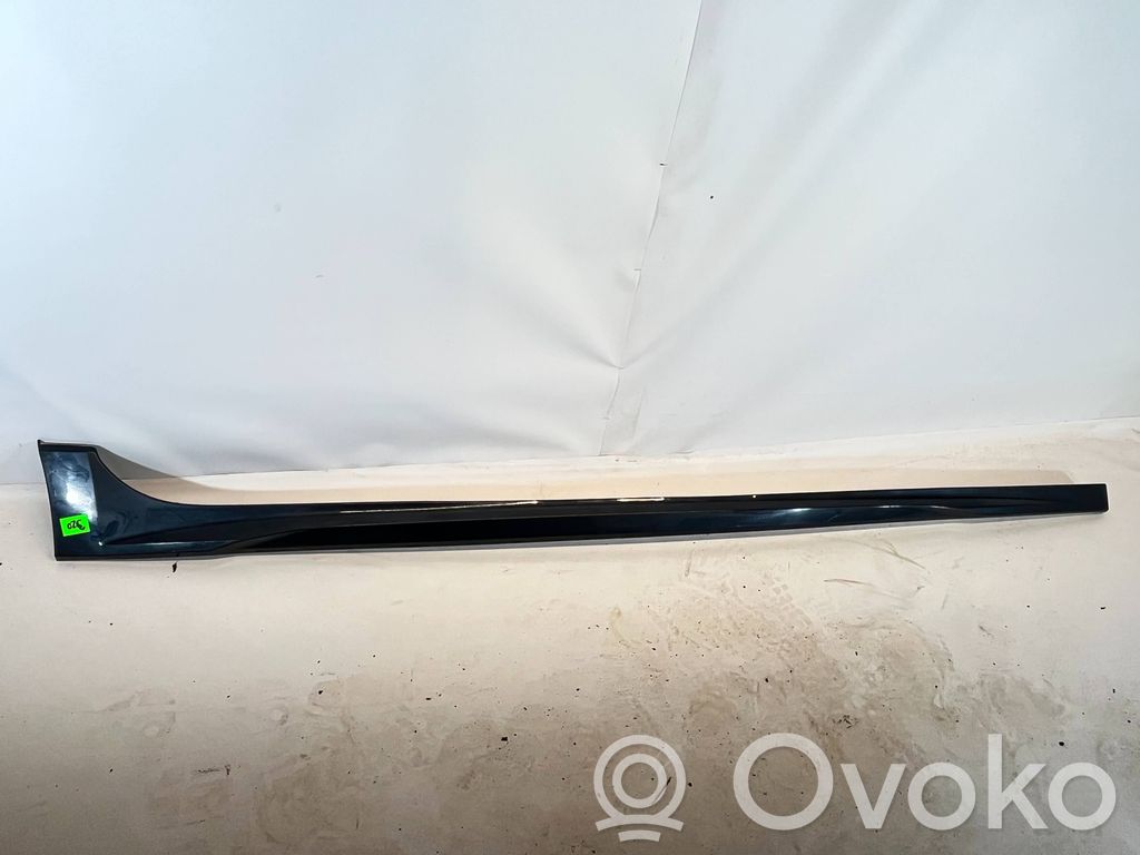 Audi A3 8Y Jalkatilan sivukoristelista 