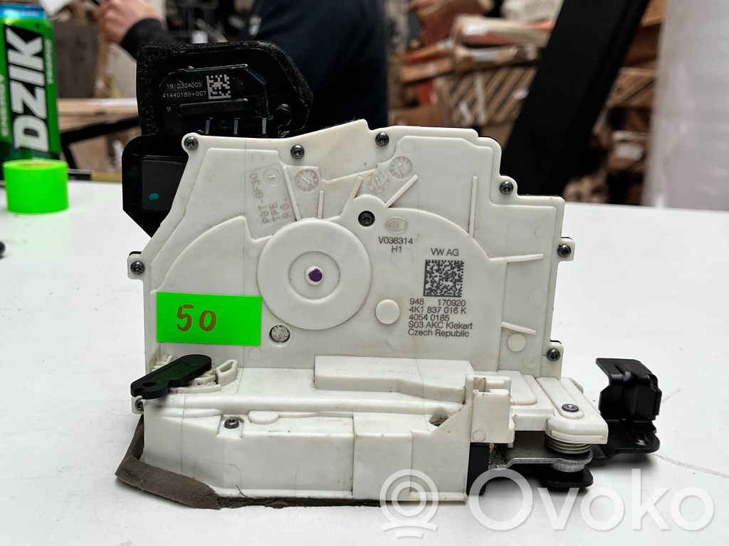 Audi RS Q8 Rear glass lock/latch 