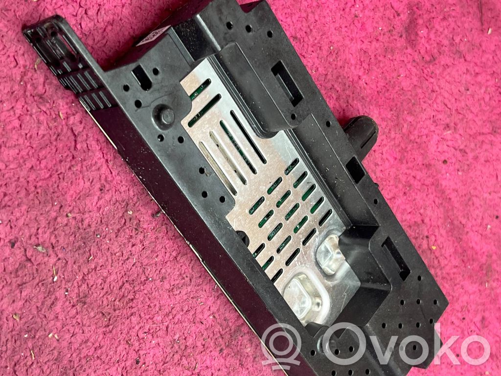 Citroen C3 Rear glass lock/latch 