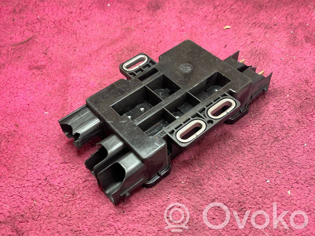 Audi A3 S3 8V Rear glass lock/latch 