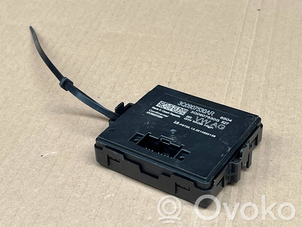 Volkswagen Polo V 6R Rear glass lock/latch 
