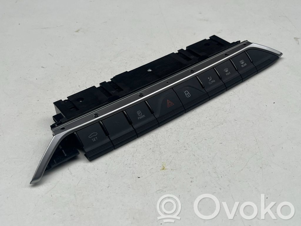 Skoda Karoq Zamek / Zatrzask szyby bagażnika 