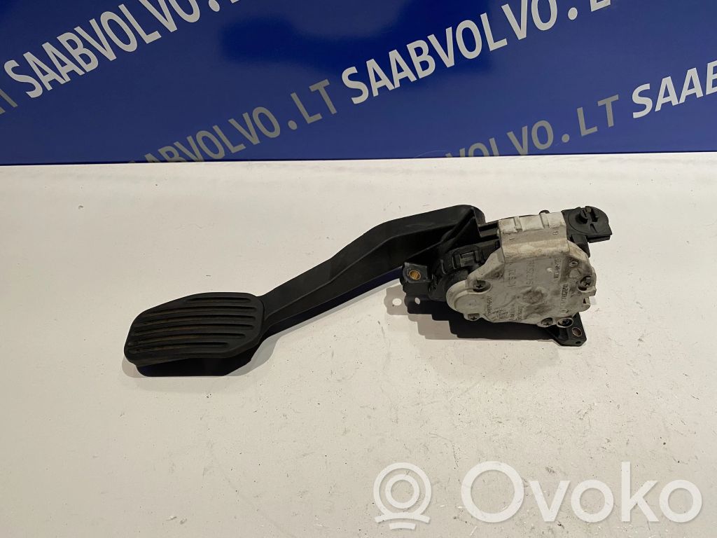Volvo V70 Akceleratoriaus pedalas 